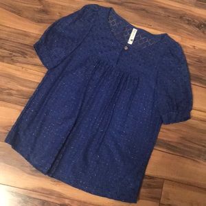 Gorgeous Pink Owl Navy blue top in size small.